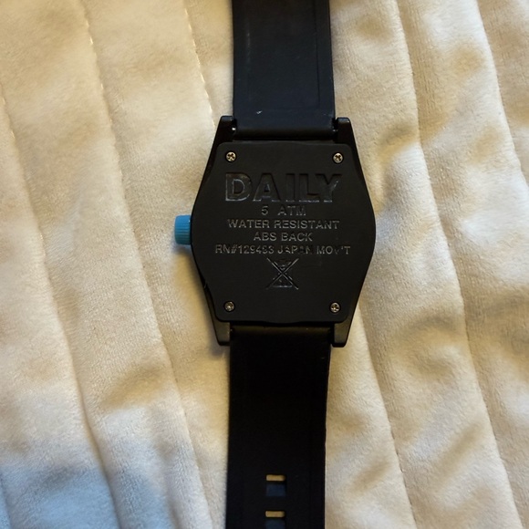 Neff Colorful Fish Design Watch - Picture 3 of 3